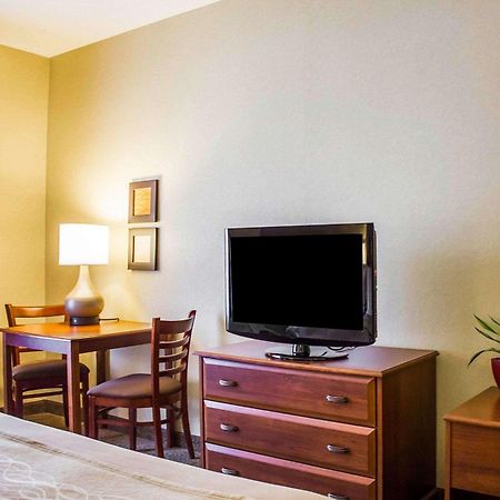 Comfort Inn Guilford Near I-95 エクステリア 写真