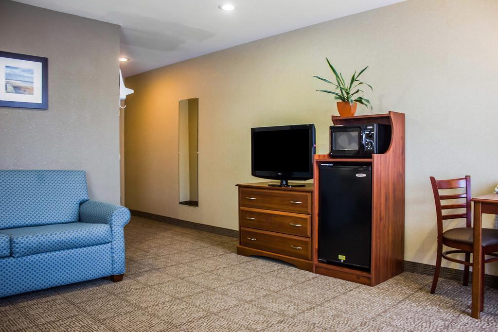 Comfort Inn Guilford Near I-95 エクステリア 写真
