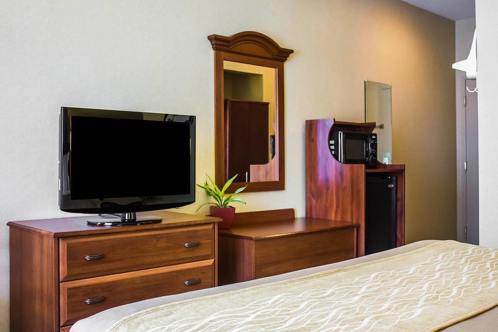 Comfort Inn Guilford Near I-95 エクステリア 写真