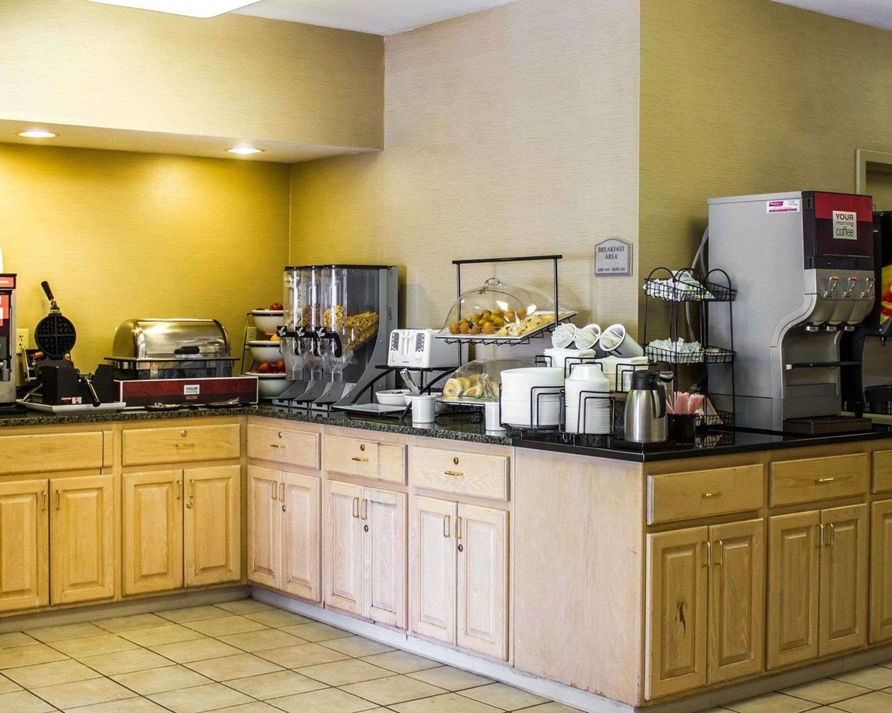 Comfort Inn Guilford Near I-95 エクステリア 写真
