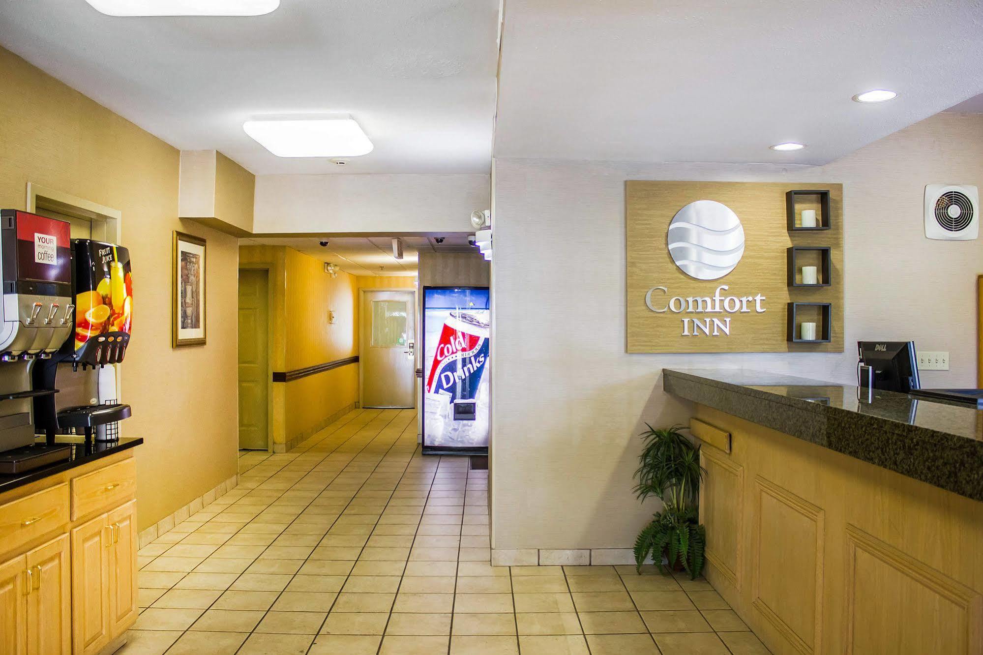 Comfort Inn Guilford Near I-95 エクステリア 写真